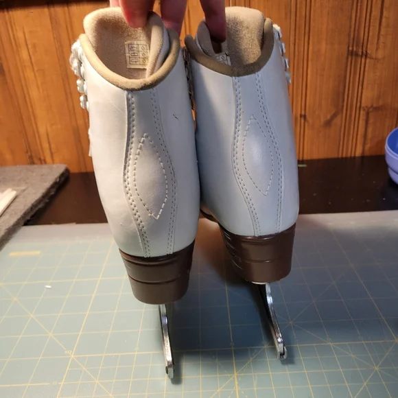 JACKSON White and Brown Ice Skates Kids Size 4 - Picture 2 of 7